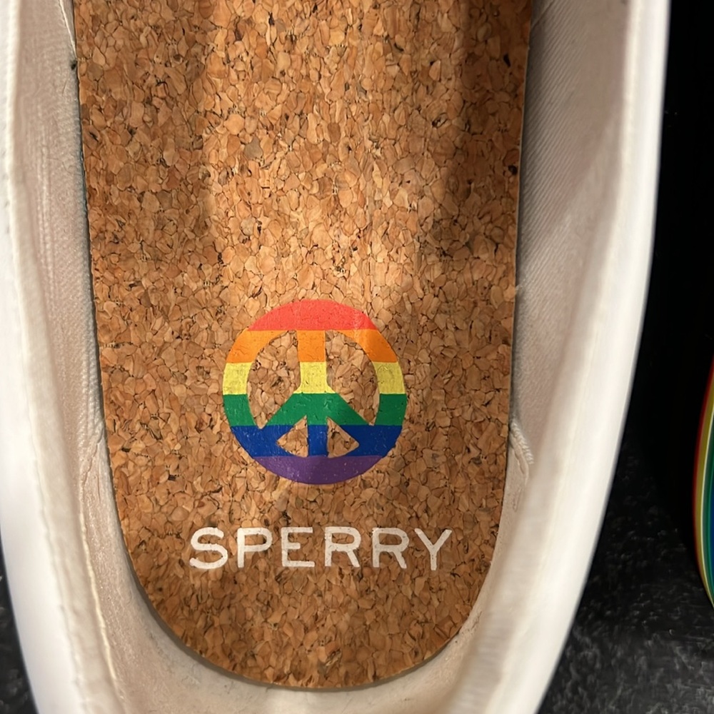 Sperry White Slip-On Sneakers with Rainbow Sole Size 7.5 - Picture 5 of 12